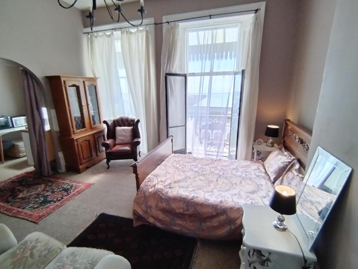 Sea View Studio Flat With Balcony, Parking Apartman Dover Kültér fotó